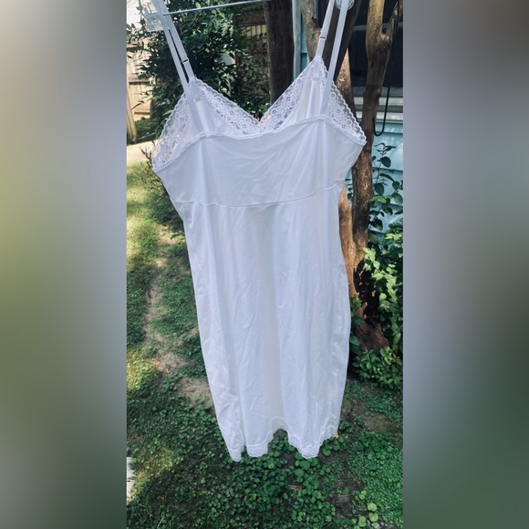 🌸 VINTAGE 80’s Silky White Slip Dress🌸 - Picture 5 of 6